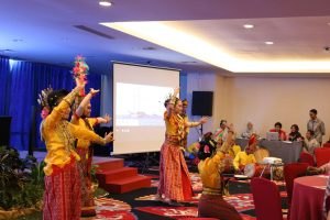 Traditional Makassar dance cultural opening